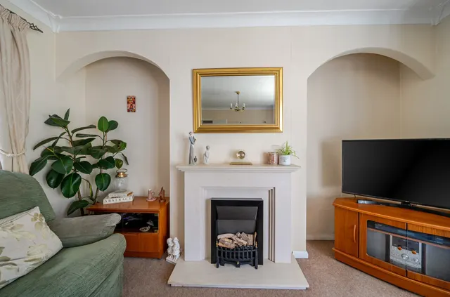 Photo 3 — Cranmore Close, Aldershot, Hampshire, GU11 3BH