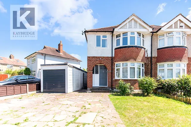 Curtis Road, Epsom, KT19, photo 1