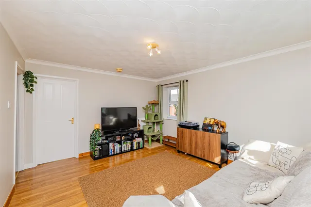 Heol Broadland, Barry, CF62, photo 2