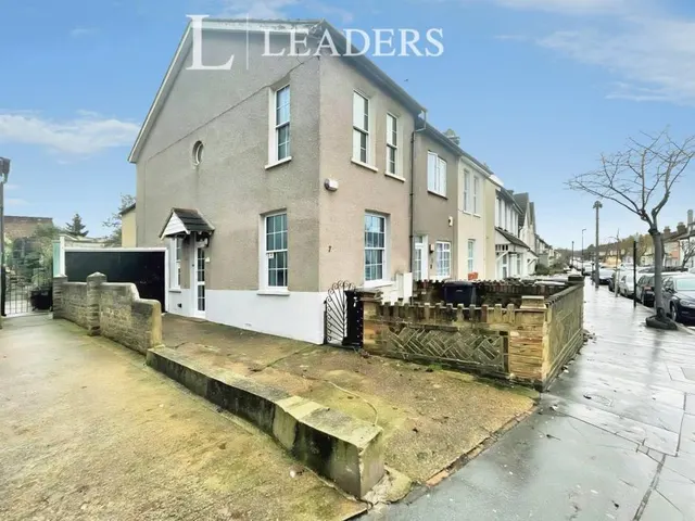 Dennett Road, Croydon, CR0, photo 1