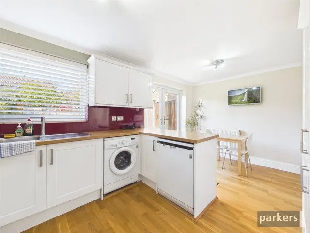 Kingsdown Close, Earley, RG6, photo 3