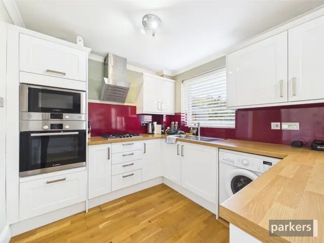 Kingsdown Close, Earley, RG6, photo 2