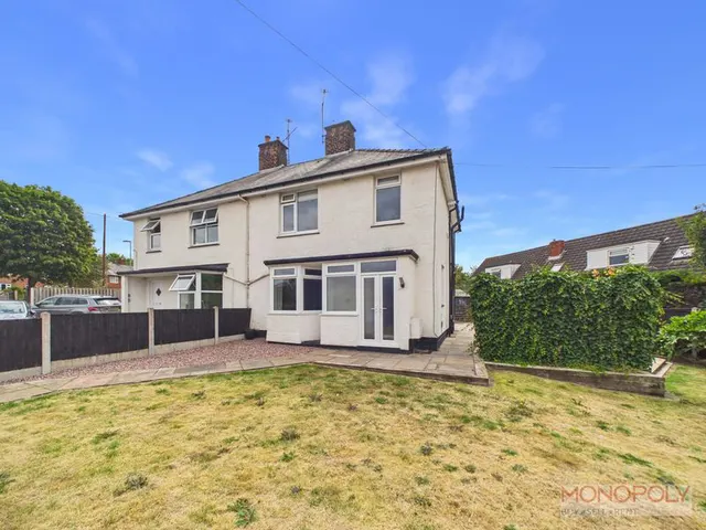 Sarn Lane, Hope, LL12, photo 1