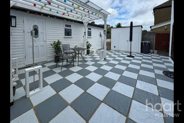 Dundee Road, London, E13, photo 3