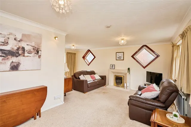 Hollowood Road, Alverstone Garden Village, PO36, photo 3