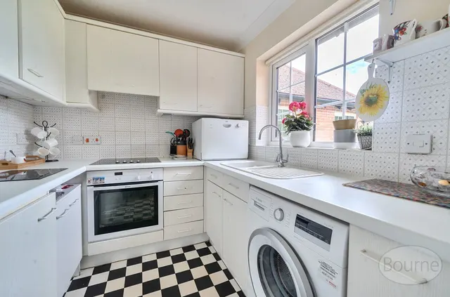 Sussex Road, Petersfield, GU31, photo 3