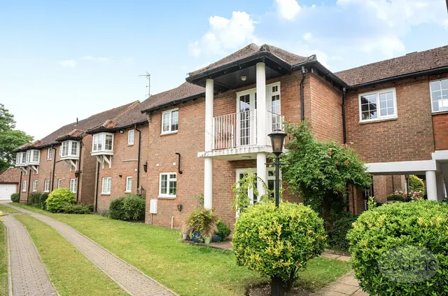 Sussex Road, Petersfield, GU31, photo 1