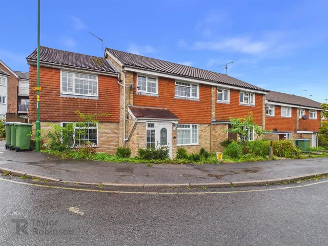 Stanley Walk, Horsham, RH13, photo 1