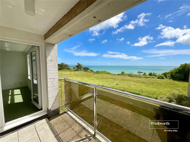 Photo 3 — Beacon Drive, Christchurch, Dorset, BH23