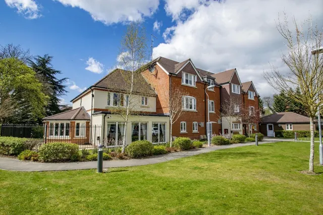 Icknield Place, Goring, RG8, photo 1