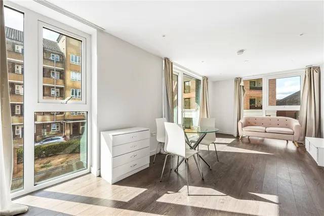 Newnton Close, London, N4, photo 1