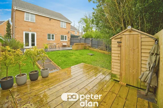 Bassetts Field Cardiff, CF14, photo 2