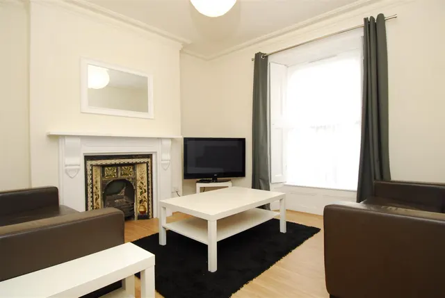 Clifton Place, Plymouth, photo 2