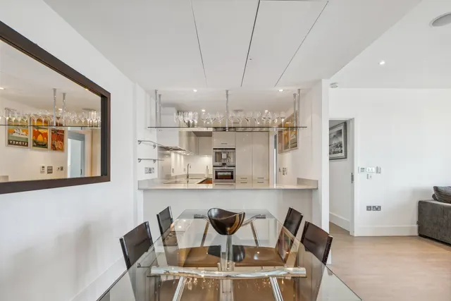 Juniper Drive, London, SW18, photo 1