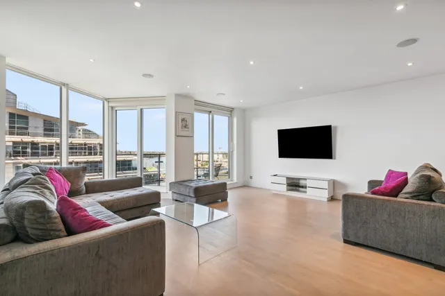 Juniper Drive, London, SW18, photo 3