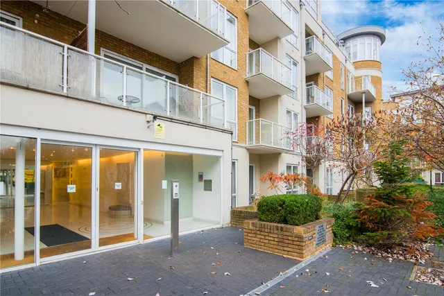 Photo 2 — Melliss Avenue, Richmond, TW9