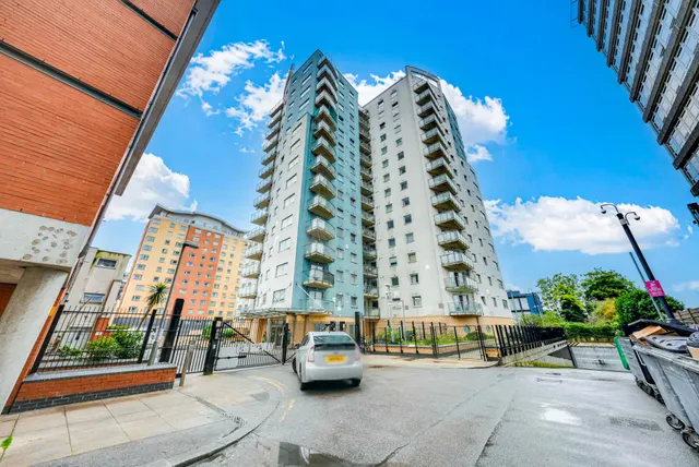 Axon Place, Ilford, IG1, photo 2