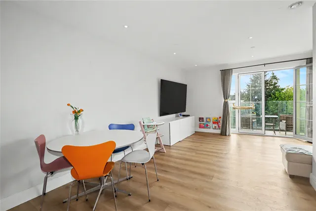 Monument Road, Woking, GU21, photo 2