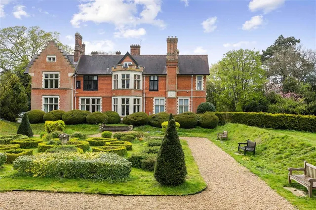 Chorleywood House Drive, Chorleywood, Rickmansworth, Hertfordshire, WD3 5FL, photo 1