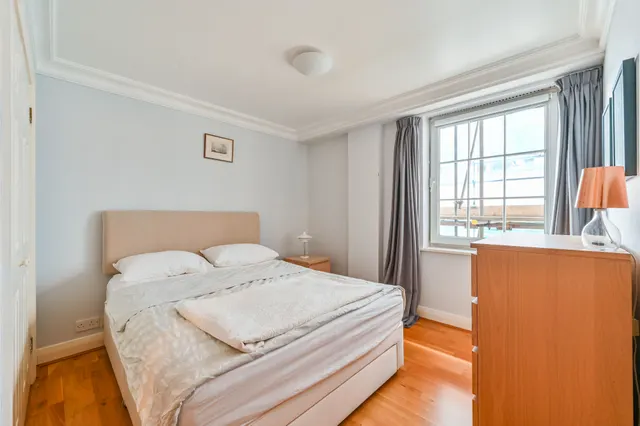 Photo 3 — 202 Waterdale Manor House, 20 Harewood Avenue, London