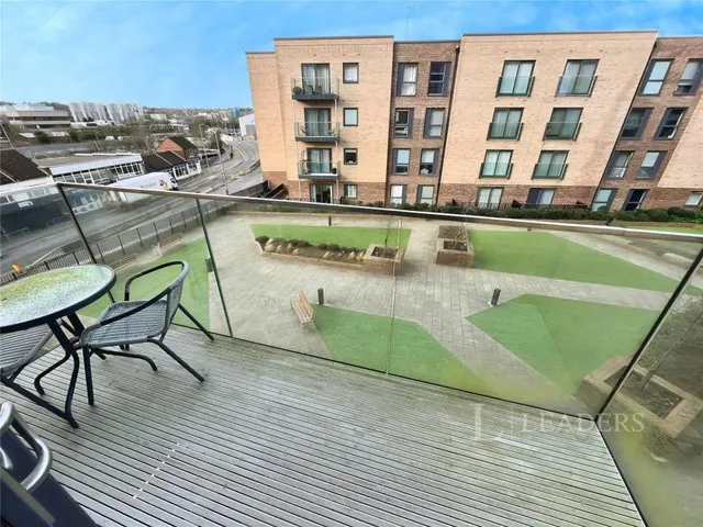 Stirling Drive, Luton, LU2, photo 3