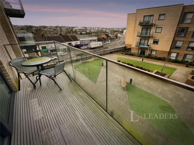Stirling Drive, Luton, LU2, photo 2