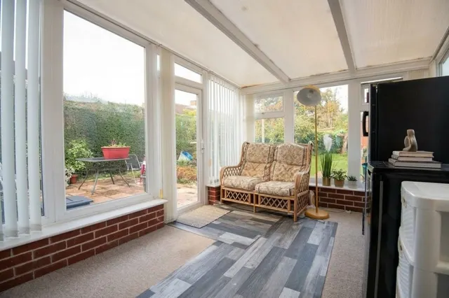 First Avenue, Wellingborough, NN8, photo 3