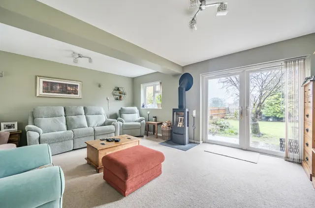 Chestnut Close, Liphook, GU30, photo 3