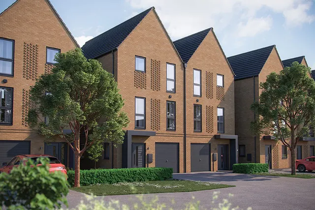 4 bedroom house — Hollin Bank, Littleborough OL15 0FN