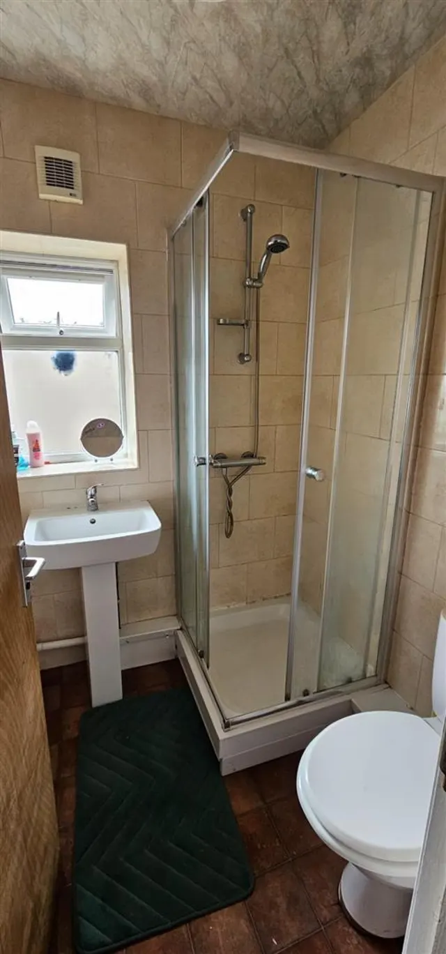 King Street, Pontypridd, CF37, photo 3