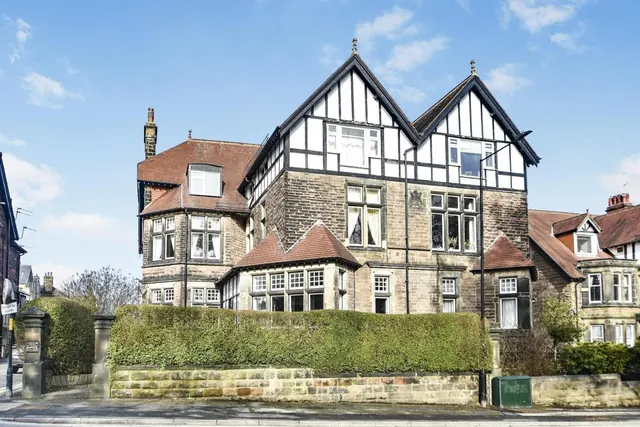 Springfield Avenue, Harrogate, photo 1