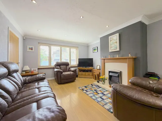 Photo 3 — Rosalind Grove, Wednesfield, Wolverhampton, WV11