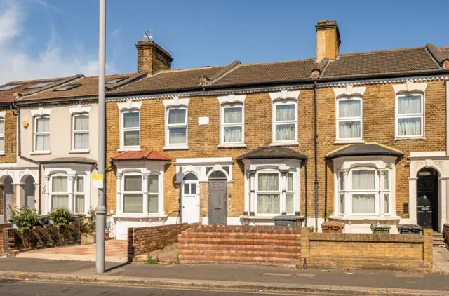Grange Park Road, London, E10, photo 1