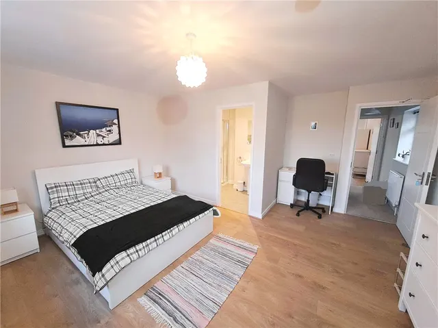Queen Eleanors Road, Guildford, GU2, photo 1