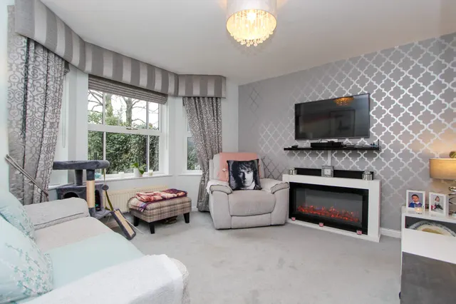 Photo 2 — Flat 1, Montgomery House, Sutton Coldfield, 24 Gunner Grove, B75 7HE