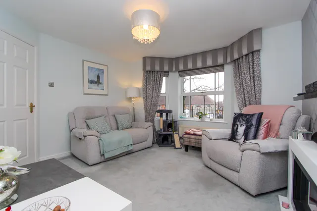 Photo 3 — Flat 1, Montgomery House, Sutton Coldfield, 24 Gunner Grove, B75 7HE