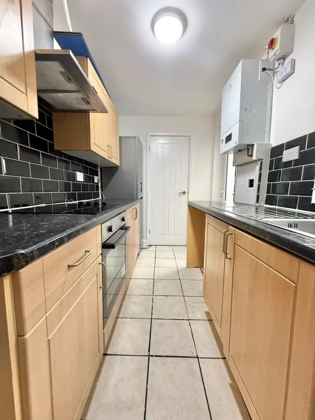 One Bedroom Ground Floor Flat, photo 2