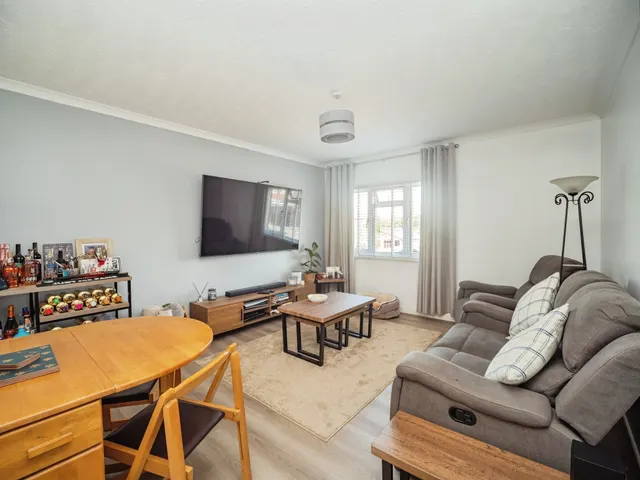 Chickerell Road, Weymouth, DT4, photo 2