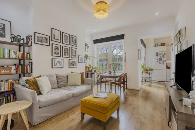 1 bedroom flat — Jeffreys Road, London, SW4