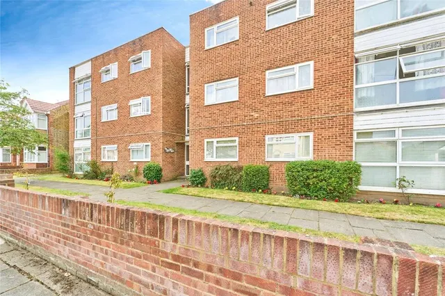 The Birches, Heathside, Whitton, Hounslow, TW4, photo 1