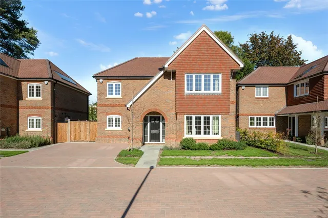 Shelvers Way, Tadworth, KT20, photo 1
