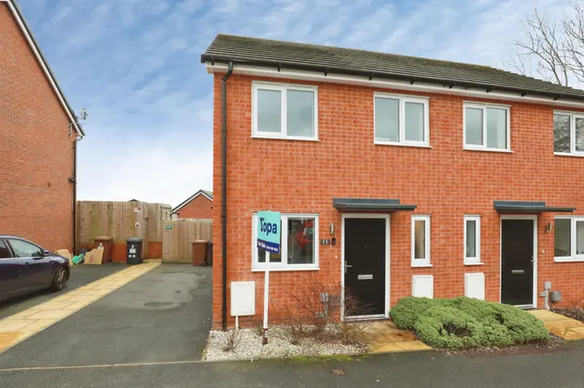 Luscian Ware Close, Burslem, ST6, photo 1