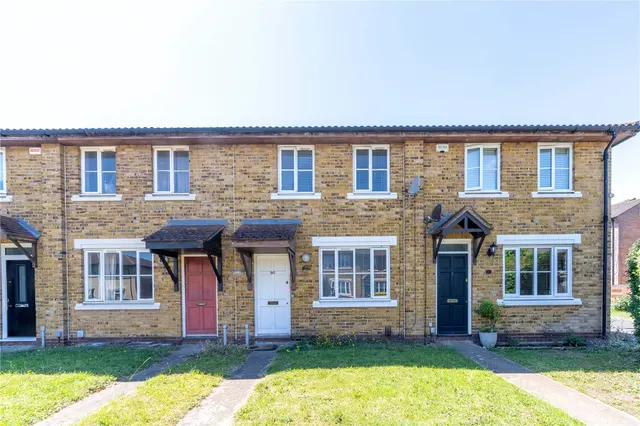 Sonning Gardens, Hampton, TW12 3PN, photo 1