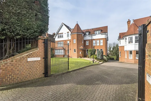 Photo 2 — Arthur Road, London, SW19
