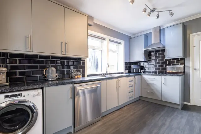 Photo 3 — Whiteley Crescent, Bletchley, Milton Keynes, Buckinghamshire, MK3 5DG
