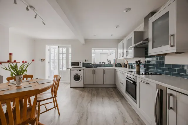 Three Bedroom with Loft Conversion Se, photo 3
