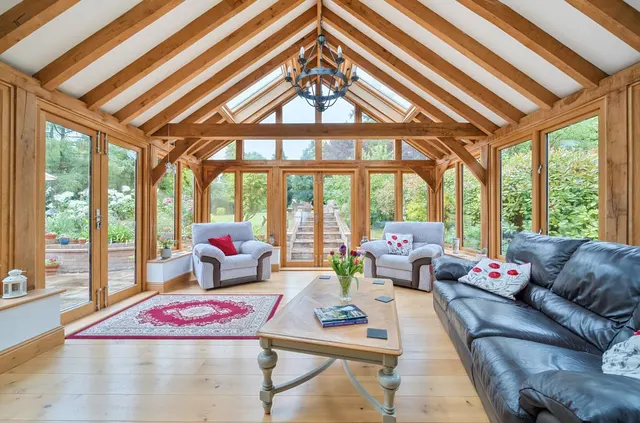Distinguished Grade II Listed Oast House, Egerton, photo 2