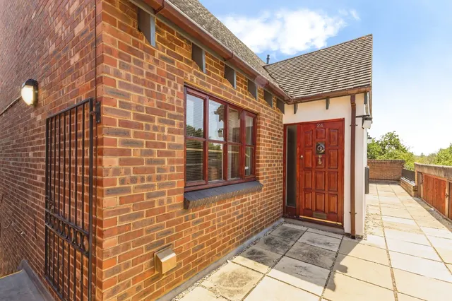 Maiden Lane Centre, Lower Earley, Reading, photo 1