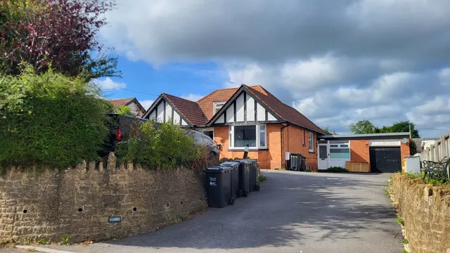 Middle Path, Crewkerne, TA18, photo 1
