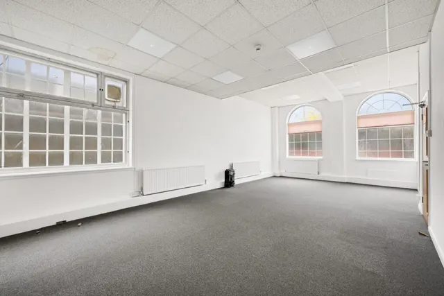 Photo 2 — Mottingham Road - Mottingham - London - SE9